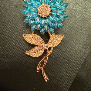 Elegant Blue and Gold Floral Brooch